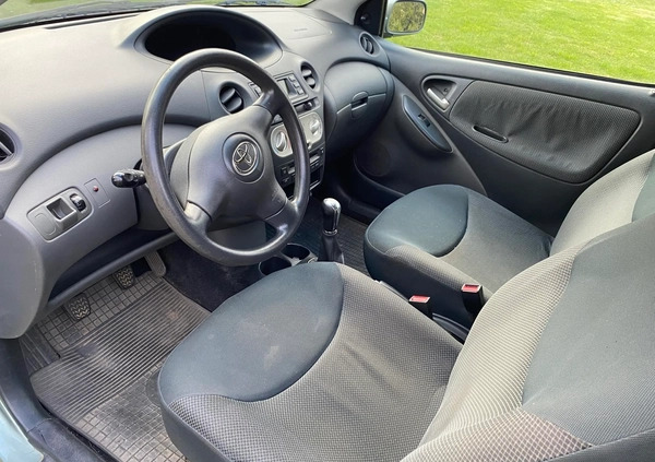 Toyota Yaris cena 4500 przebieg: 237354, rok produkcji 2004 z Nowa Sarzyna małe 16